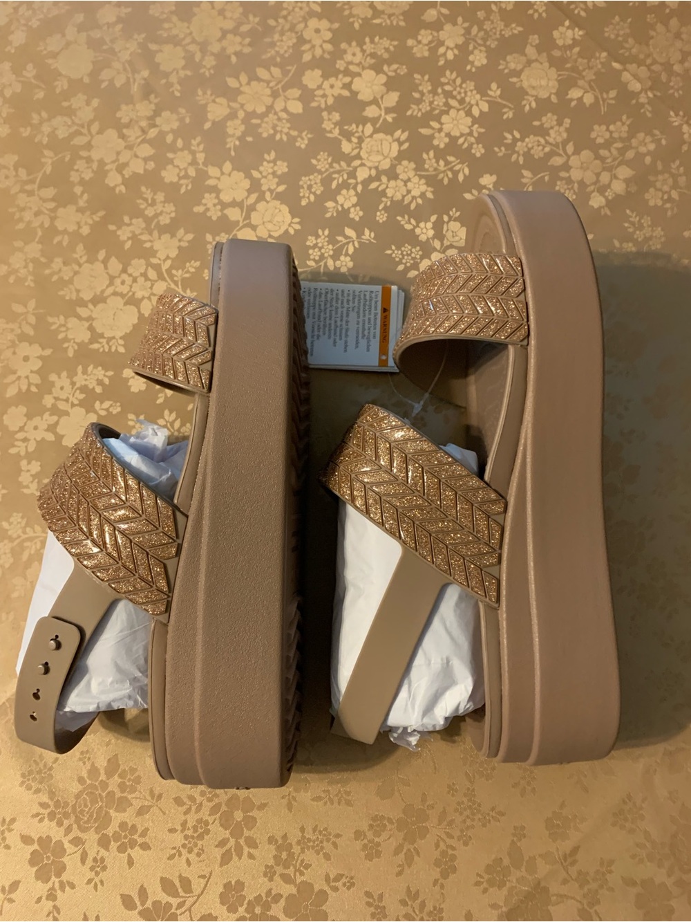 CROCS Brooklyn Wedge Tan Glitter Two-Strap Slide Sandals Size 8 - Picture 5 of 13